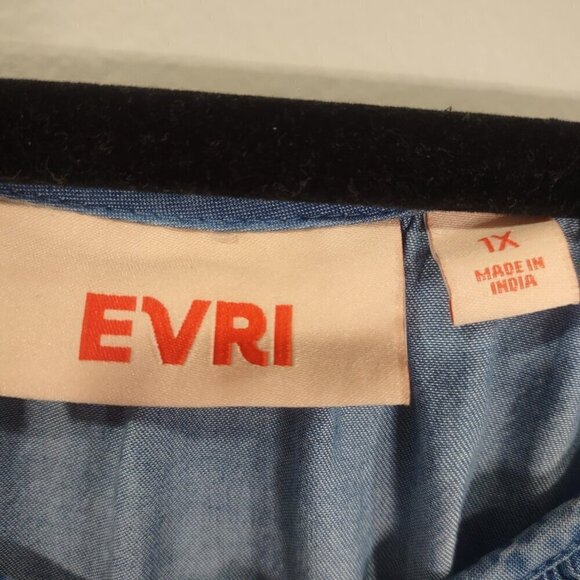 EVRI Women's Sleeveless Denim Top Size 1X - Picture 3 of 8
